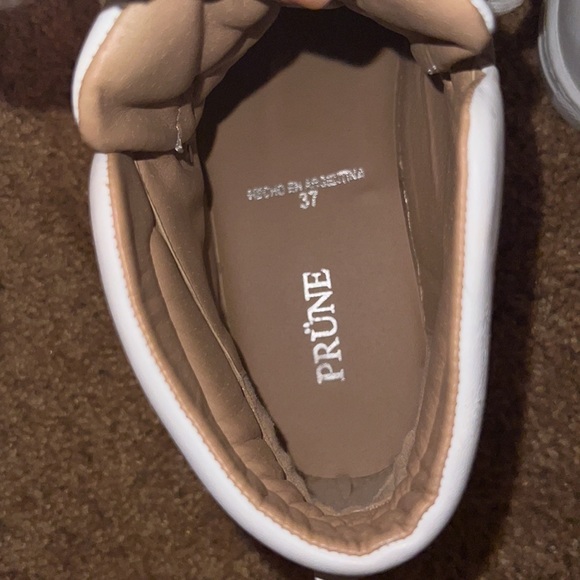 Barely worn Prüne sneakers with price tag still on them. Perfect for fall! - Picture 4 of 5